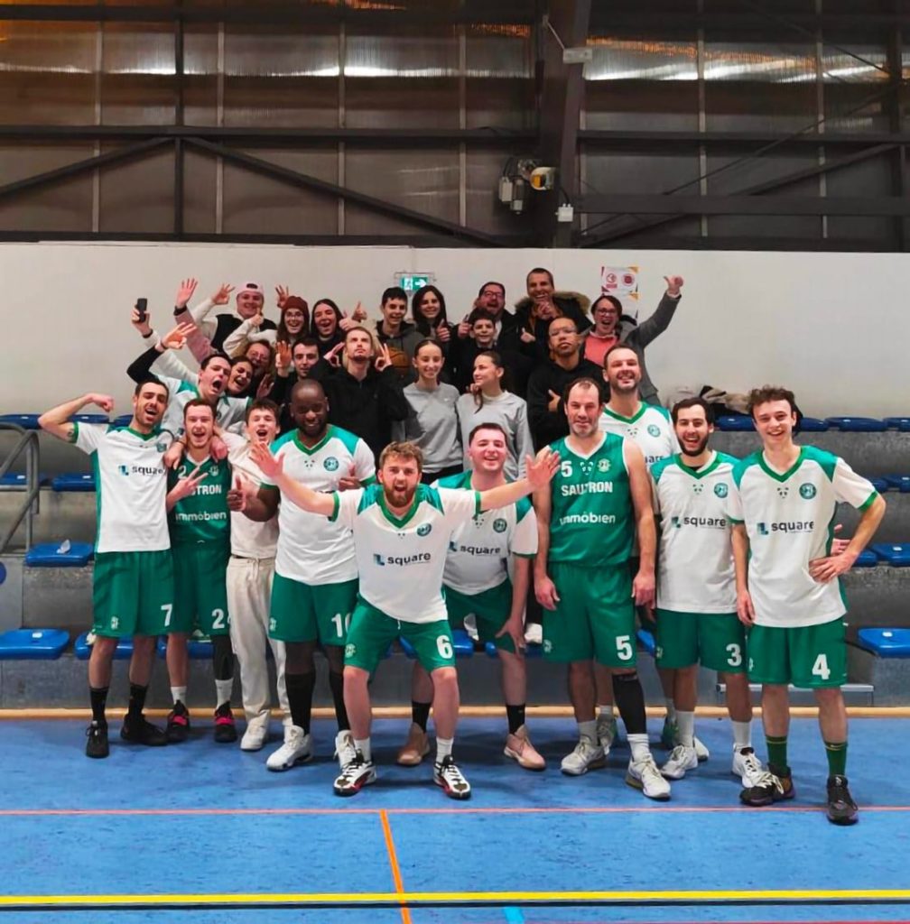 Équipe de Sautron en équipements Mad Panda